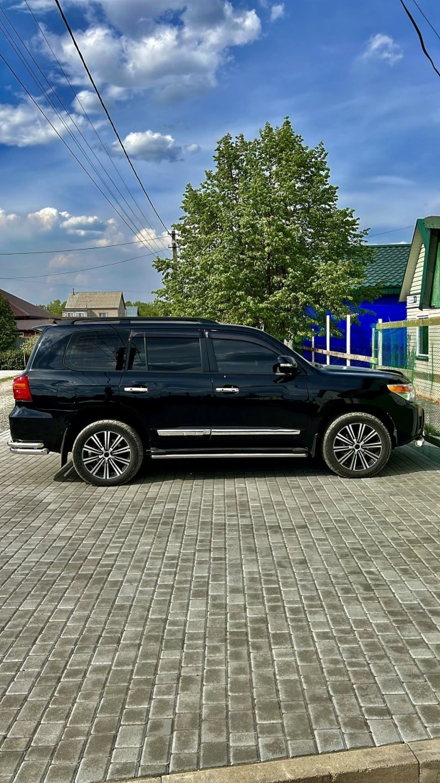 Toyota Land Cruiser 2012 года выпуска за 3,6 млн рублей 