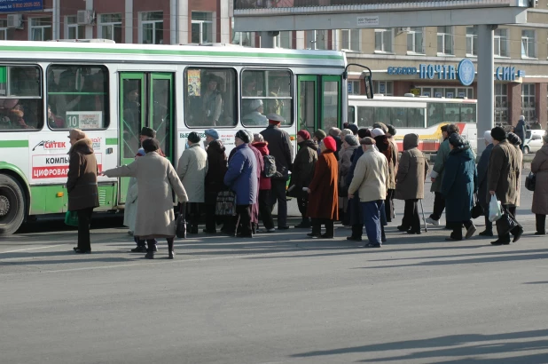 Митинг пенсионеров у правительства Алтайского края 30.10.2008.