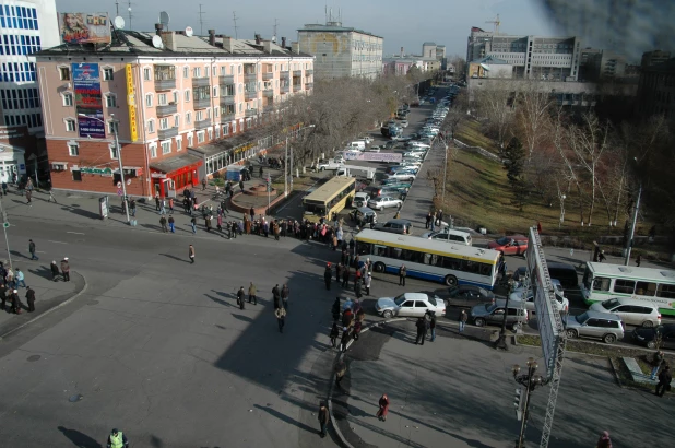 Митинг пенсионеров у правительства Алтайского края 30.10.2008.