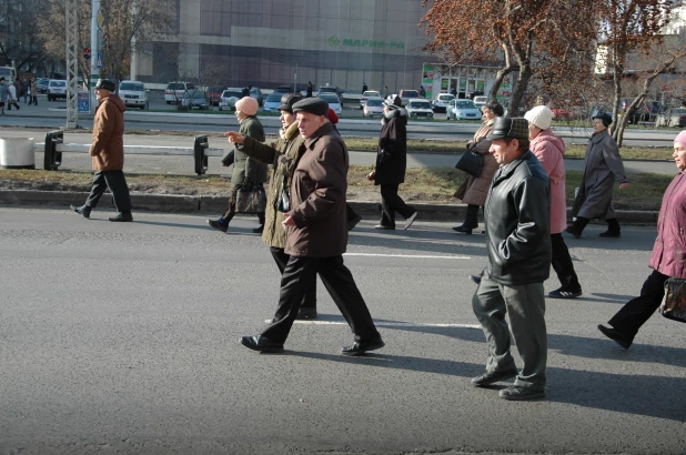 Митинг пенсионеров у правительства Алтайского края 30.10.2008.