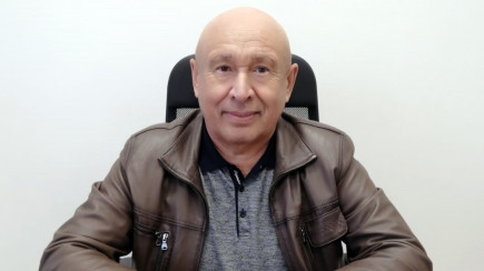 Генеральный директор компании «Петров» — Николай Петров.