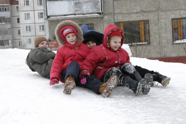 Как украшали зимние дворы в 2004 году. 