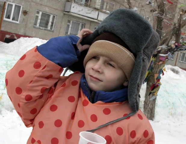 Как украшали зимние дворы в 2004 году. 