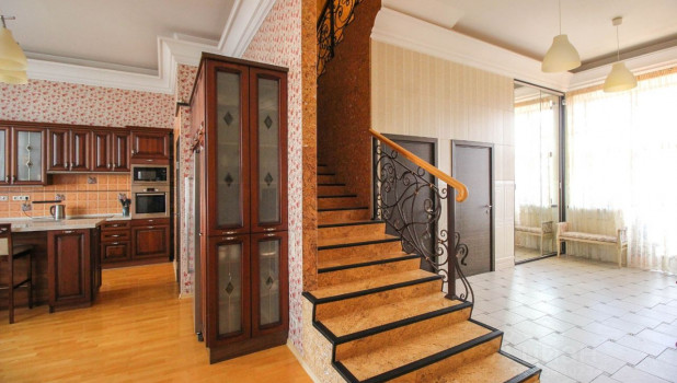 4-х комнатная квартира в Барнауле за 27 млн рублей