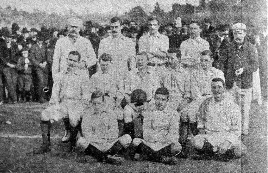 20 июля 1902 года. Футболисты сборной Аргентины перед первым официальным матчем
