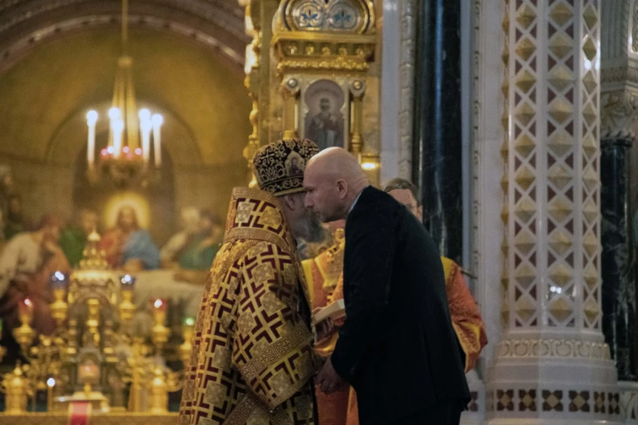 Генеральный директор Сибирь-Полиметаллы Вадим Рязанцев, епископ Русской православной церкви митрополит Аристарх.