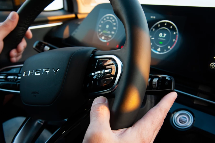 Интерьер кроссовера OMODA C 5.
