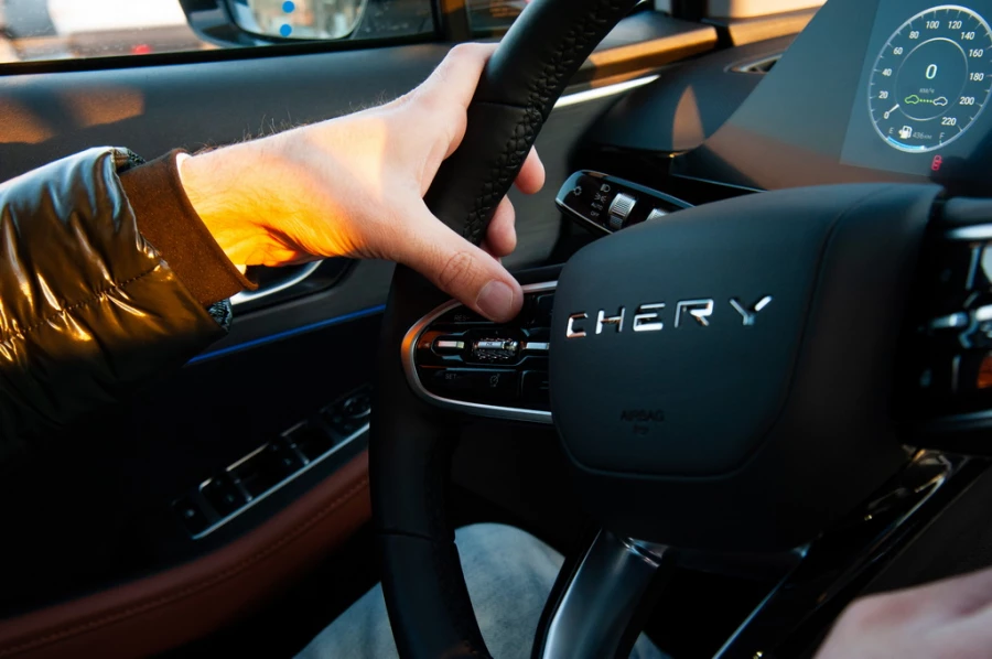 Интерьер кроссовера OMODA C 5.
