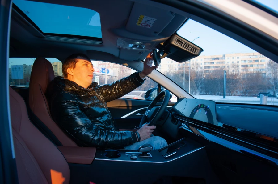 Интерьер кроссовера OMODA C 5.
