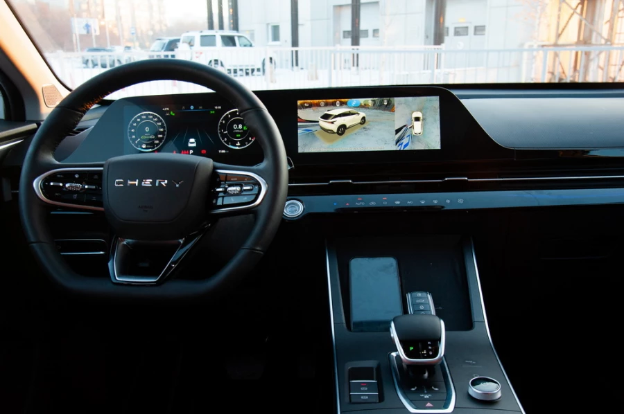 Интерьер кроссовера OMODA C 5.
