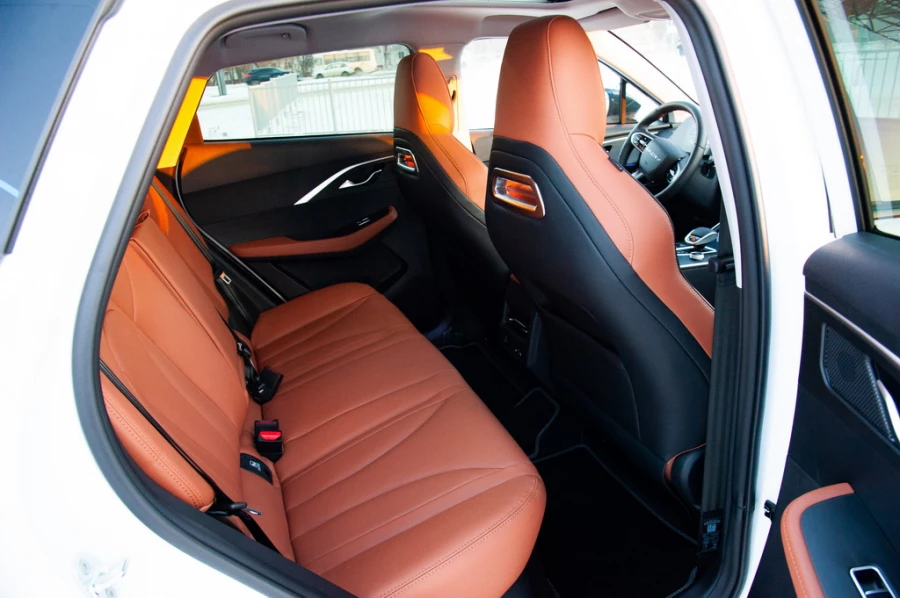 Интерьер кроссовера OMODA C 5.
