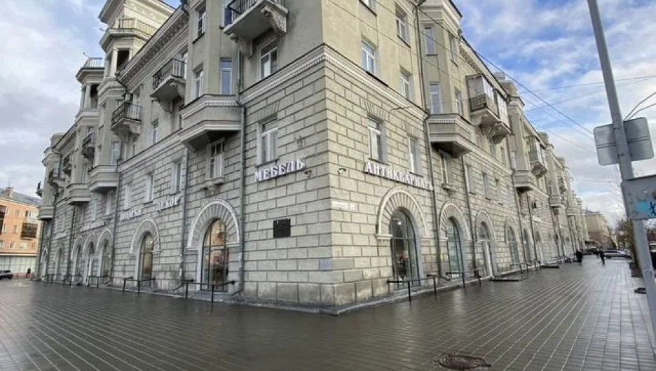 В Барнауле солнечную «однушку» продают в Доме под шпилем за 3,978 млн рублей.