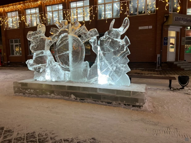 Новогодний городок на ул. Мало-Тобольская