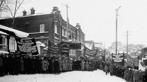 Златоуст, траурное шествие в день похорон Ленина, январь 1924 года.