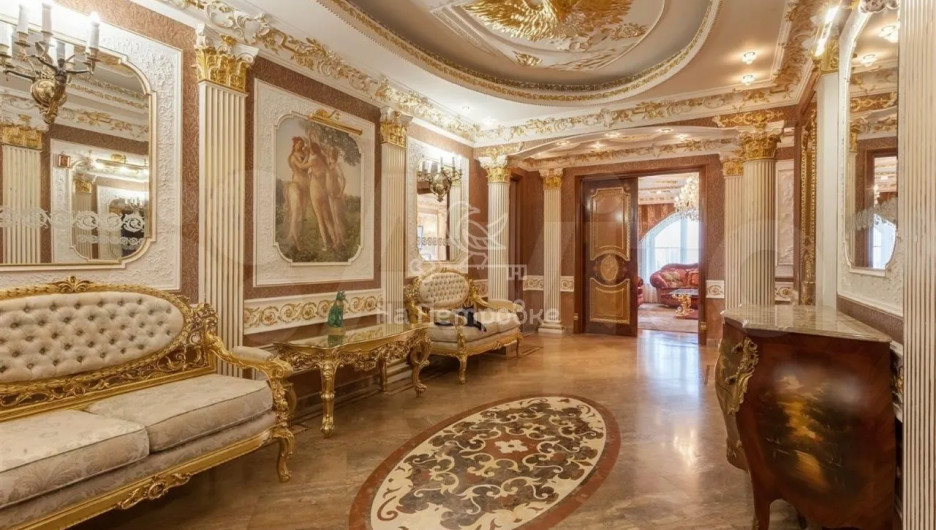  Квартиру в элитной сталинской высотке продают за 440 млн рублей в Москве

