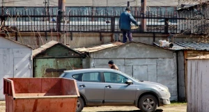 Гаражи.