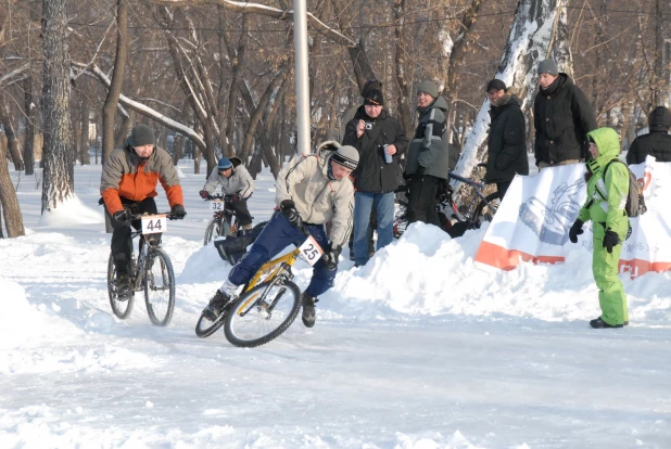 Зимние забавы барнаульцев. 2010 год.