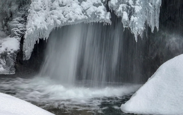 На Алтае проснулся водопад Корбу