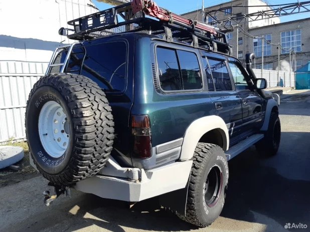 Toyota Land Cruiser 1995 года выпуска за 1,6 млн рублей 