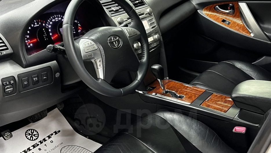 Toyota Camry 2011 года выпуска за 1 млн рублей