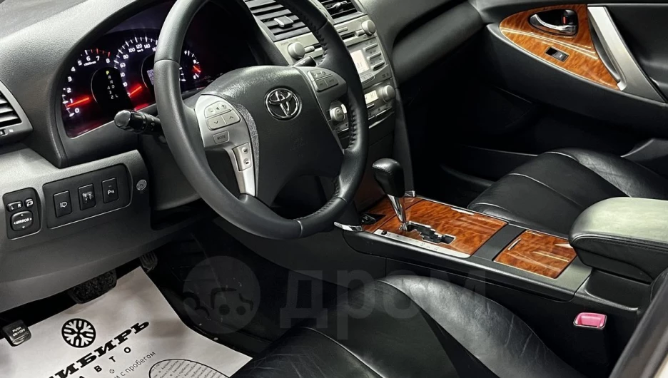 Toyota Camry 2011 года выпуска за 1 млн рублей