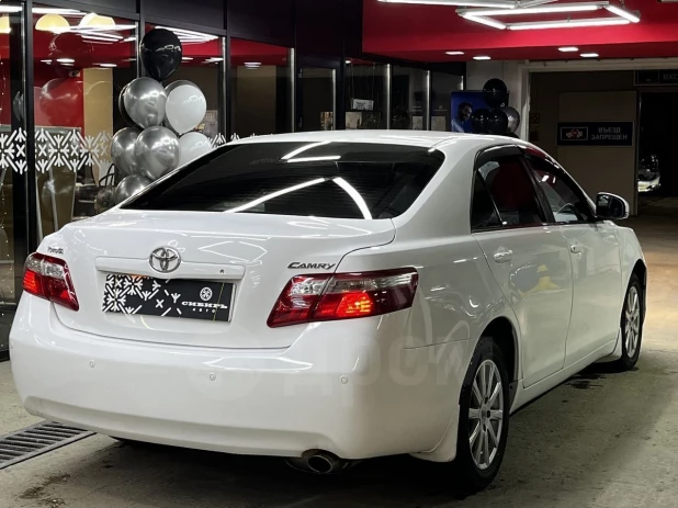 Toyota Camry 2011 года выпуска за 1 млн рублей