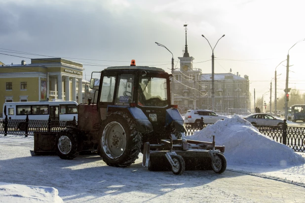 Уборка снега в Барнауле. 