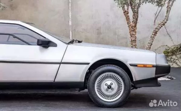 DeLorean DMC-12 1981 года выпуска за 8,5 млн рублей