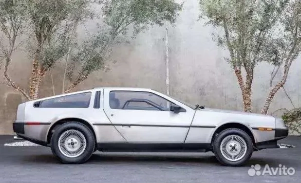 DeLorean DMC-12 1981 года выпуска за 8,5 млн рублей