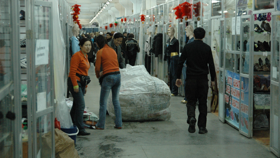 Китайский рынок в Барнауле.