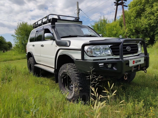  Toyota Land Cruiser 1998 года выпуска за 2,3 млн рублей 