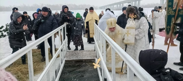 Барнаульцы окунулись в купель.