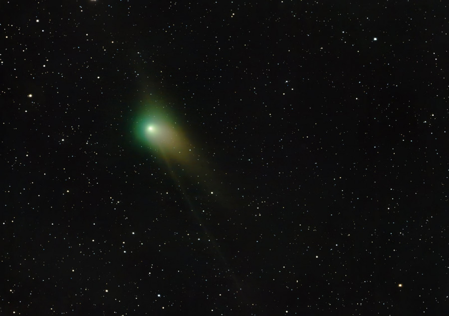 Полет кометы C/2022 E3 ZTF.