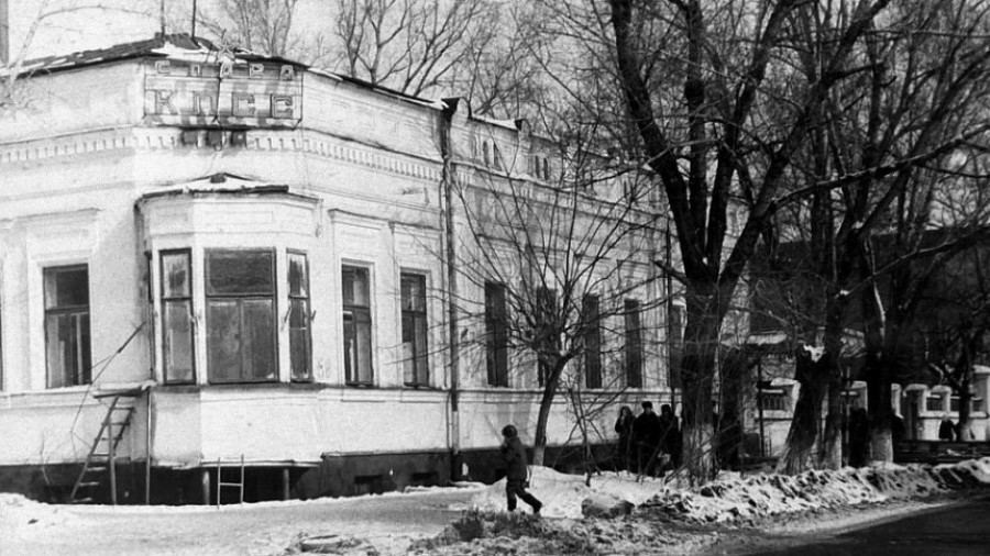Здание Пуртова-Сухова в разные годы