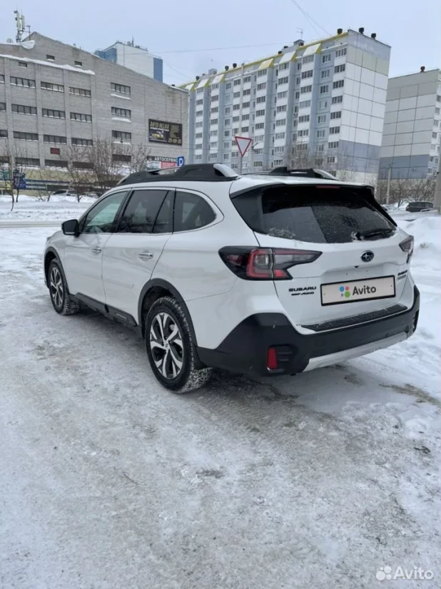 Subaru Outback 2020 год выпуска за 3,3 млн рублей 