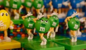 M&M's, шоколадные конфеты, сладости.