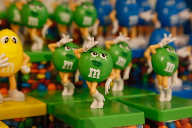 M&M's, шоколадные конфеты, сладости.