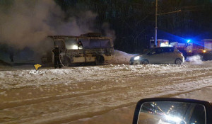 В Новосибирске загорелся пассажирский автобус, никто не пострадал.