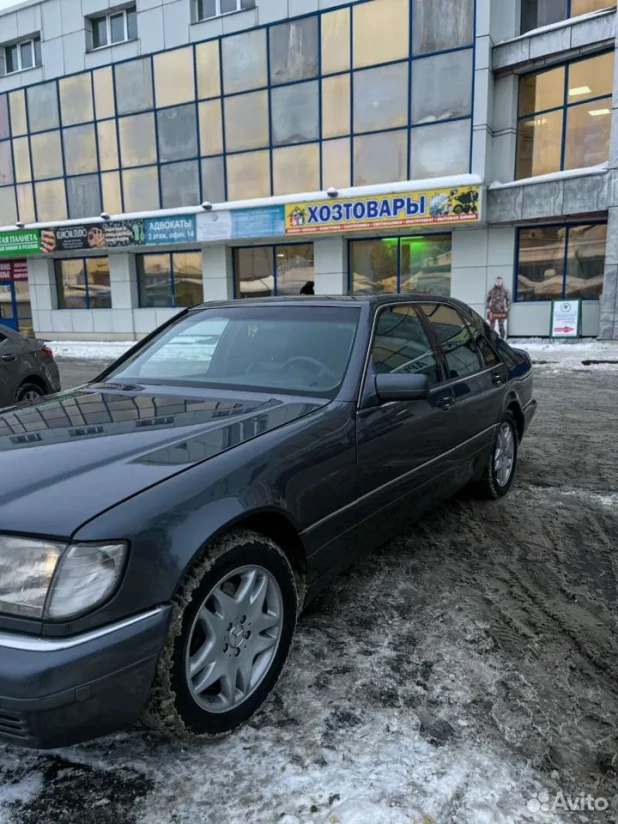 Mercedes-Benz S-класс, 1996 года выпуска за 800 тыс. рублей 