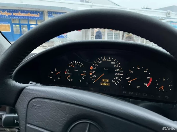 Mercedes-Benz S-класс, 1996 года выпуска за 800 тыс. рублей 