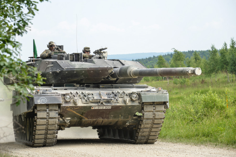 Танк Leopard 2A6.