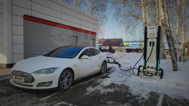 Tesla Model S 2013 года выпуска за 3,1 млн рублей