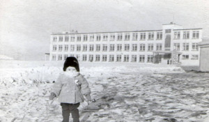 Ребенок в Барнауле, дата фото неизвестна.