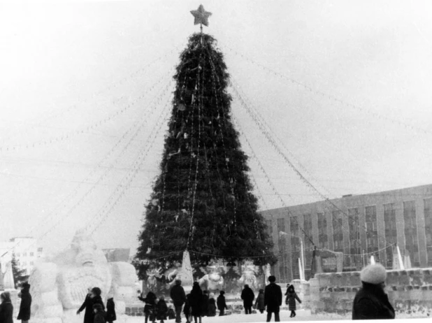 Пл. Сахарова, фото 1990 годов.