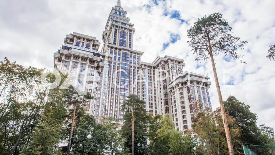  Пятирешку в настоящем дворце продают за 150 млн рублей в Москве

