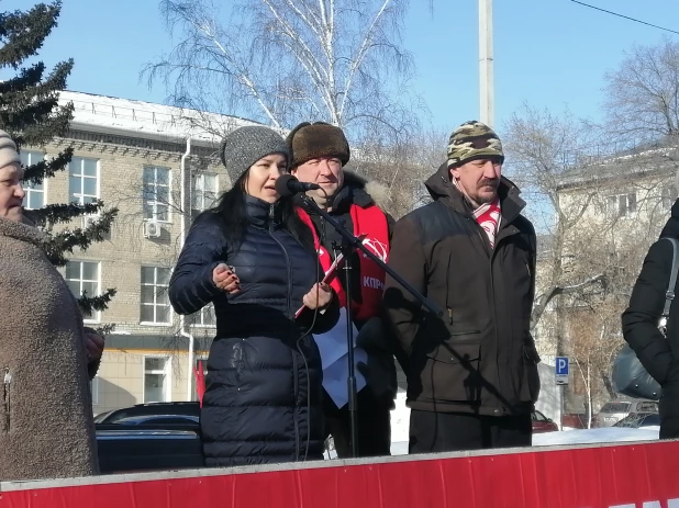 Митинг коммунистов против роста тарифов ЖКХ.