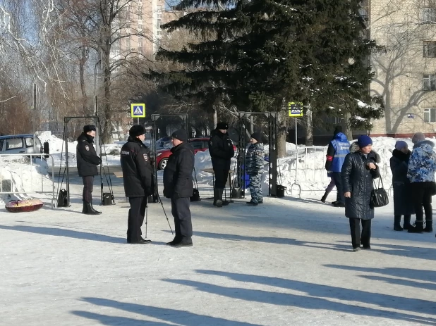 Митинг коммунистов против роста тарифов ЖКХ.