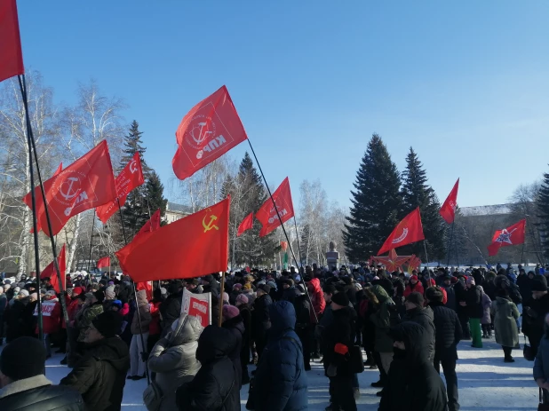 Митинг коммунистов против роста тарифов ЖКХ.