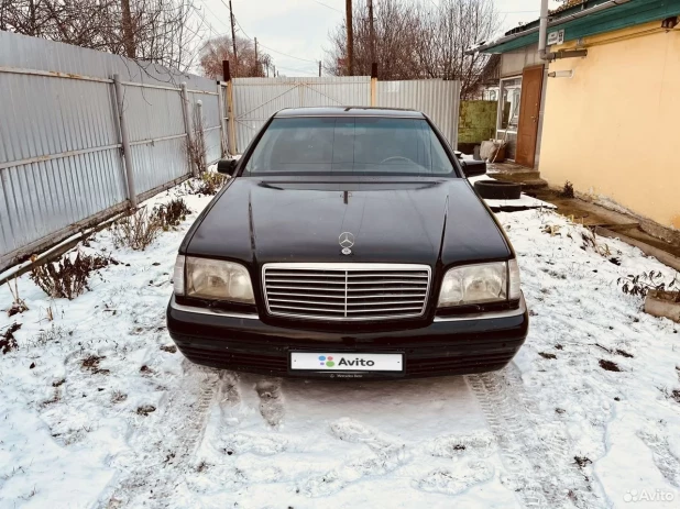 Mercedes-Benz S-класс 1992 года выпуска за 500 тыс. рублей