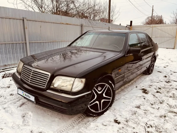 Mercedes-Benz S-класс 1992 года выпуска за 500 тыс. рублей